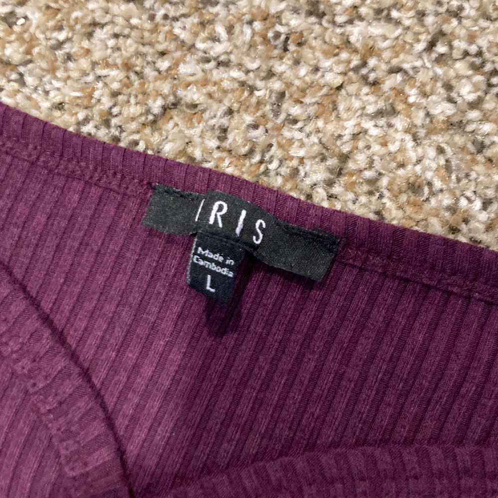 iris Plum Ribbed Off-Shoulder Button Crop Top - Picture 2 of 8